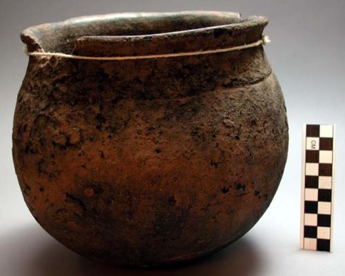 Pottery vessel. Mfrika