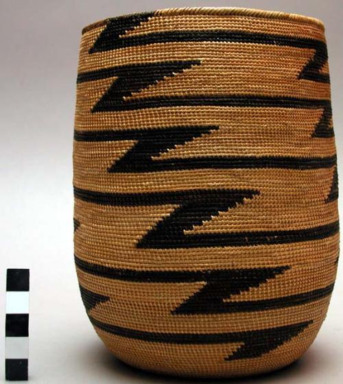 Lidless basket - jar shape, fine coiled weave, geometric design in black ("ubuse