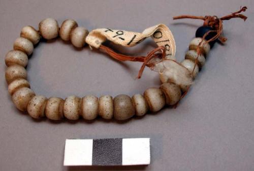 Necklace of glass beads, intunduru