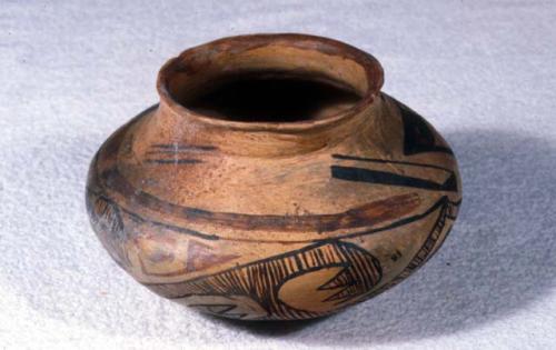 Jar, san bernardo polychrome. linear design.