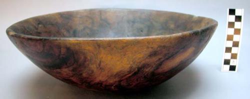 Wooden bowls, mtegwa-na-gan.