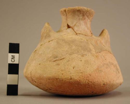 Local copy of Mycenaean pottery pyxis (Israelite period)