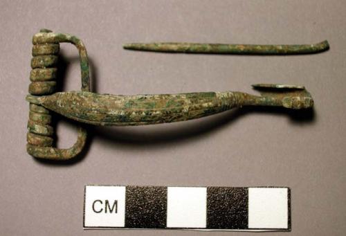 Fibula, zoomorphic