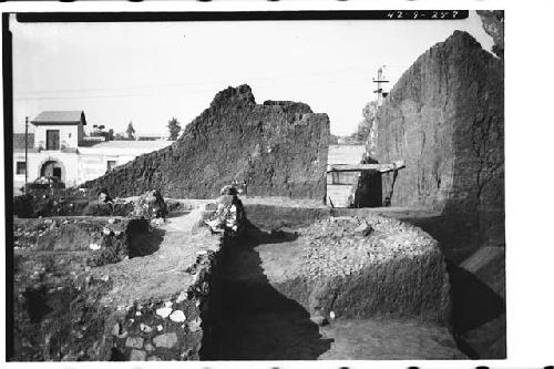 Mound B; Structure E. Cobblestone drain and paving in fill