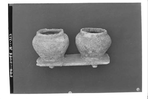 Double alabaster jar. A2-117-Tomb II. L of base 15 cm-Total H. 9.4