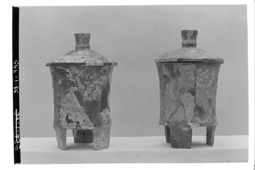 Tripod vases with lids A2-186, A2-187. H. 187-27.7 cm