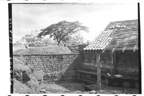 Shelter over footprints