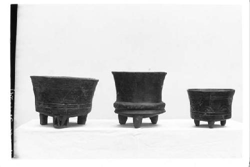 3 tripod vases, A1-622, A1-562, A1-519. D. 519=15