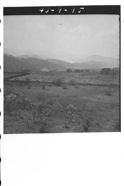 Overview of ruins along road between Jalapa and Estacion Jalapa