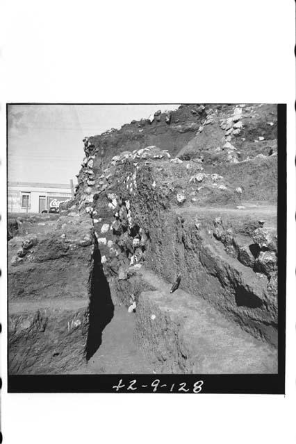 Basal step in trench, Mound B, Structure D, Platform I