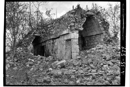 Hill top Bldg., vault and stairvault section from SE.