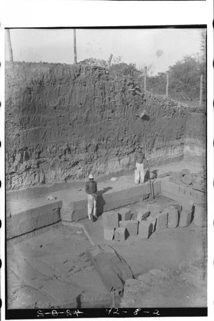 Excavation at El Cauce