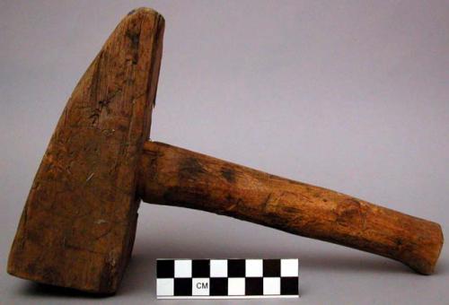 Wooden hammer used in connection with wooden vessels