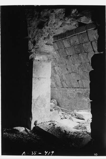 Stair passage and doorway, Structure 2A1; Room 4