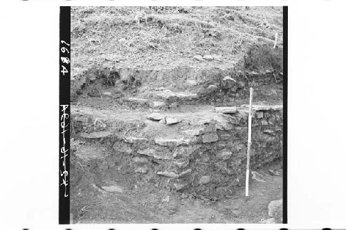 Detail of construction ot 2 lowest terraces. Lajas (slate-like slabs), boulders