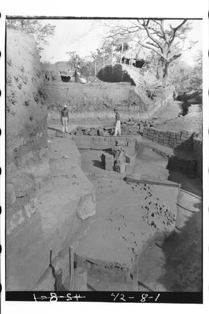 Excavation at El Cauce