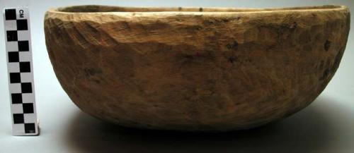 Cradle-shaped wooden bowl (11.5") ("imbehe")