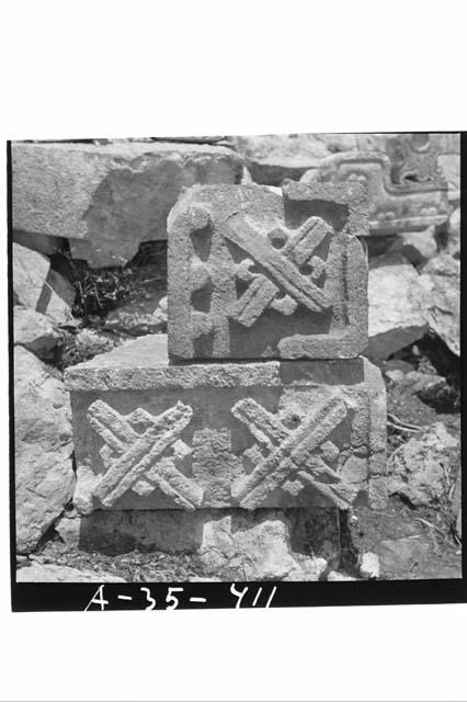 Decoration from debris before Story II, Str. 2A1