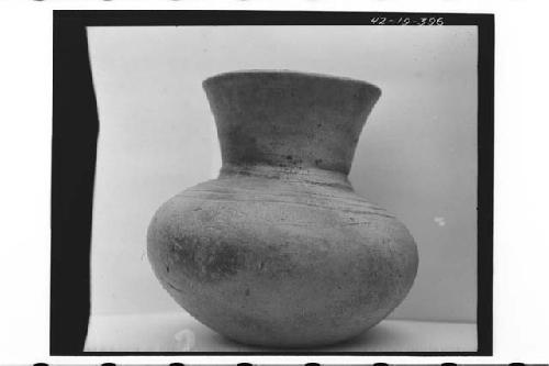 Plumbate standard jar, three grooves.