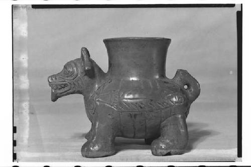 Plumbate animal effigy vessel