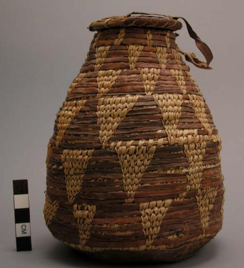 Basket, grass and leather