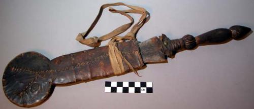 "Executioner's knife" and sheath