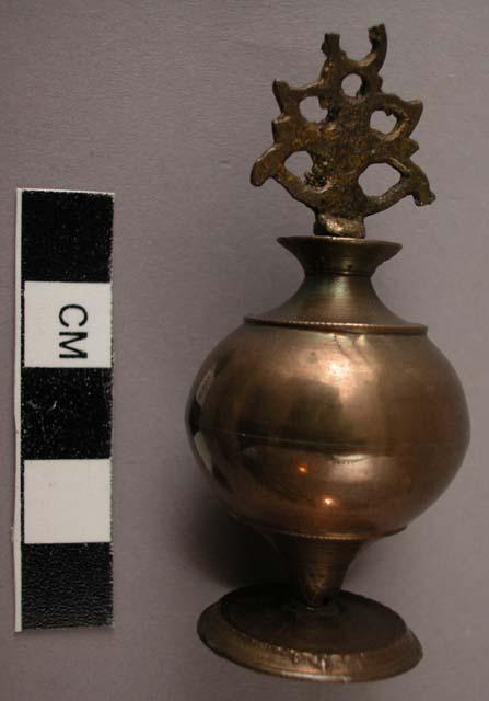 Small brass container for kohl