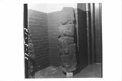 Smithsonian Nicaraguan sculptured figure (front 3/4 view) (2)