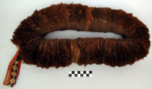 Neck boa of squirrel tails for men