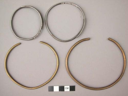 Child's brass necklets, plain (ngweniji)