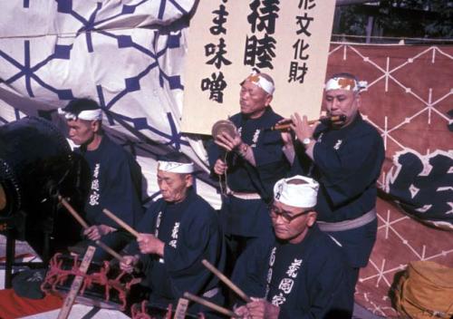 Tokyo -- Sengakuji Shrine, "Orchestra"