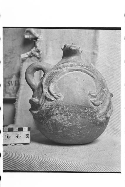 Dichrome Pottery Cantharo