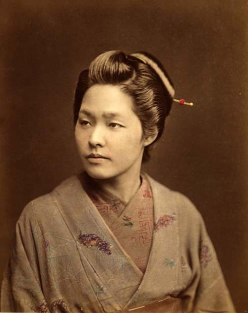 Young Japanese woman in traditional dress