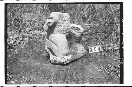 3B4, Kneeling Figure