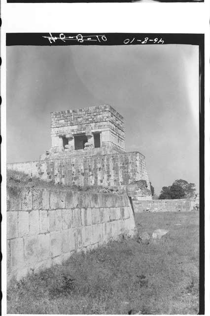 2D1-Ball Court, South end , east range, Temple of the Jaguar  from west. Bench o