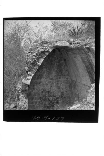 Middle Bldg., vault section, from E.