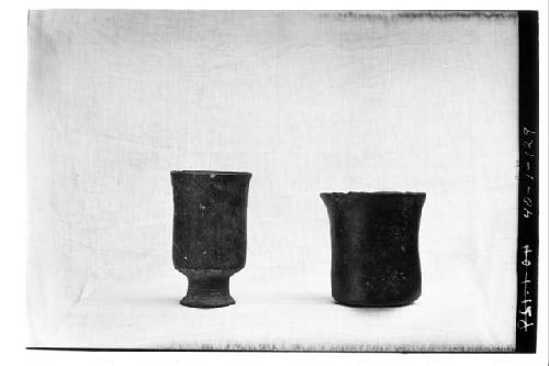 Pedestal vase and cylinder