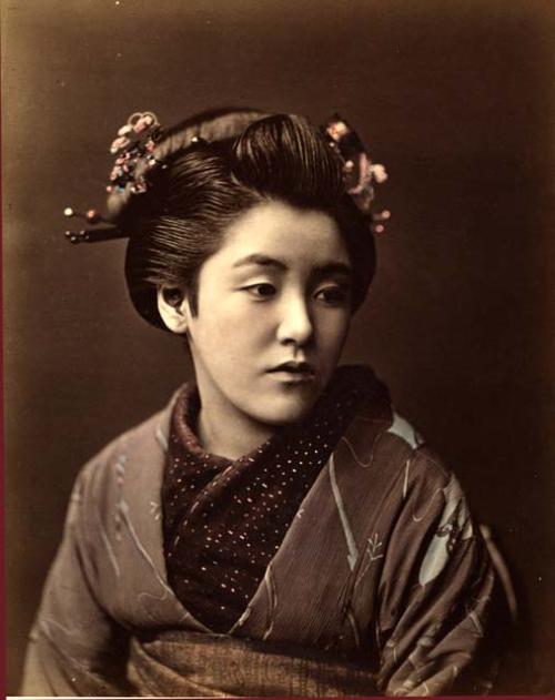 Young Japanese woman in traditional dress