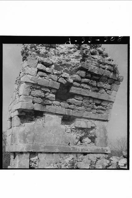 West vault face of portal of Structure 1B1