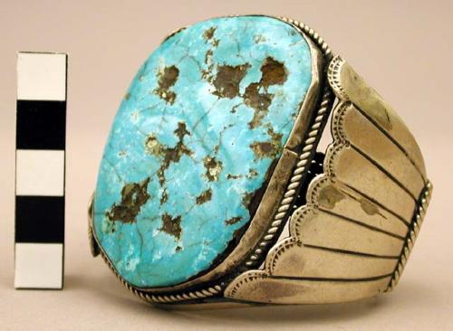 Cuff bracelet, silver with fine rope design and large central turquoise stone