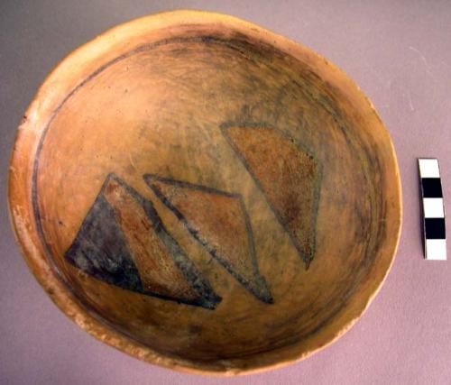 Bowl, san bernardo polychrome. int: linear design; ext: no design. 5.9 x 14.0 cm