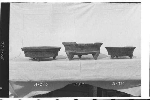 R-316, R-317, R-318 = Red-brown tripod bowls.