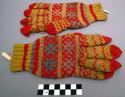 Pair knit gloves