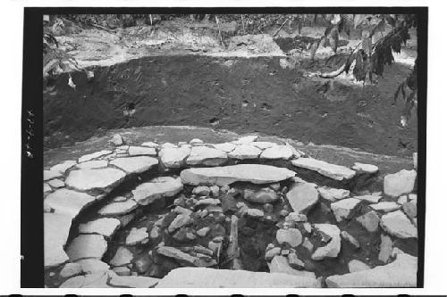 Detail of round structure in La Gruta