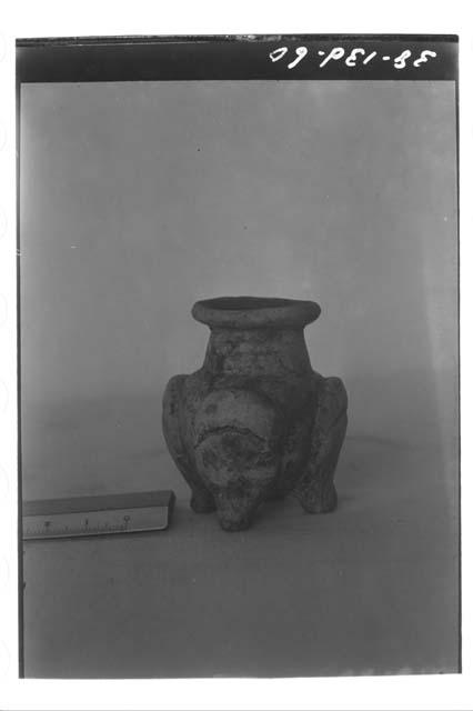 Small tetrapod jar found with burial in test pit 7B-38, level 7.