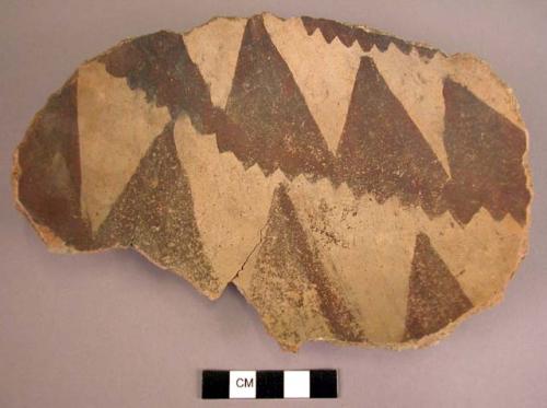 Sherds from undecorated pottery jar