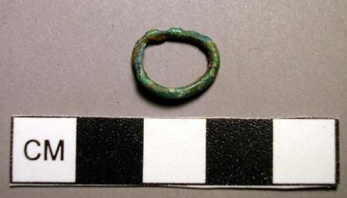 Ring, ear