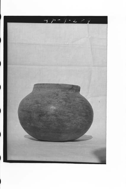 Plain jar of Tiquisate ware