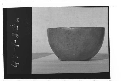 Small plain Tiquisate ware bowl