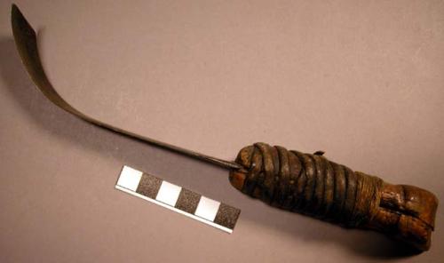 Man's crooked knife, english blade adapted to Indian's use, for all whittling an